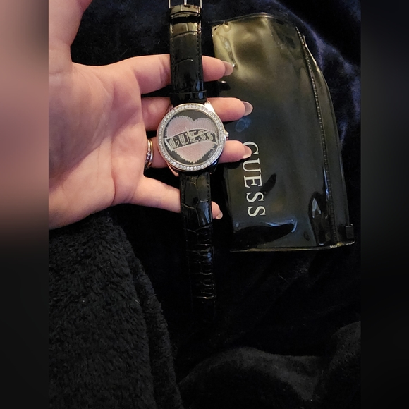 Guess Black Leather Pink Heart Crystals Glitz Dial - Picture 3 of 6